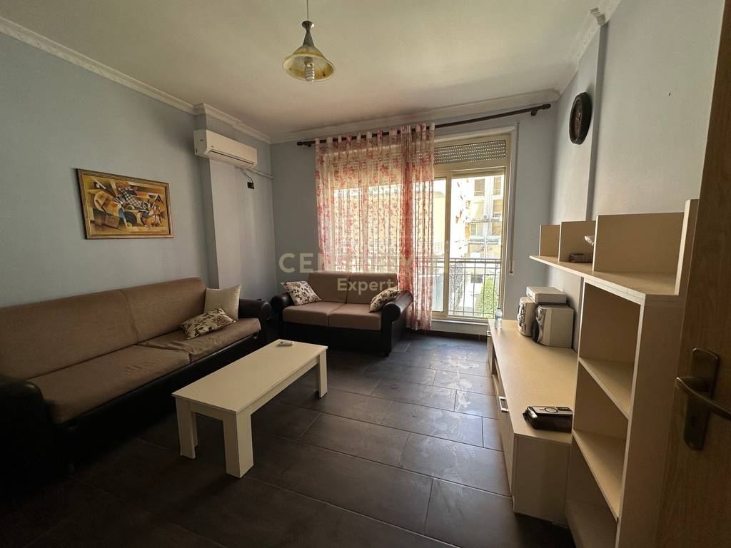 Apartamento 1+1 vista al mar, isla de Kavajë!