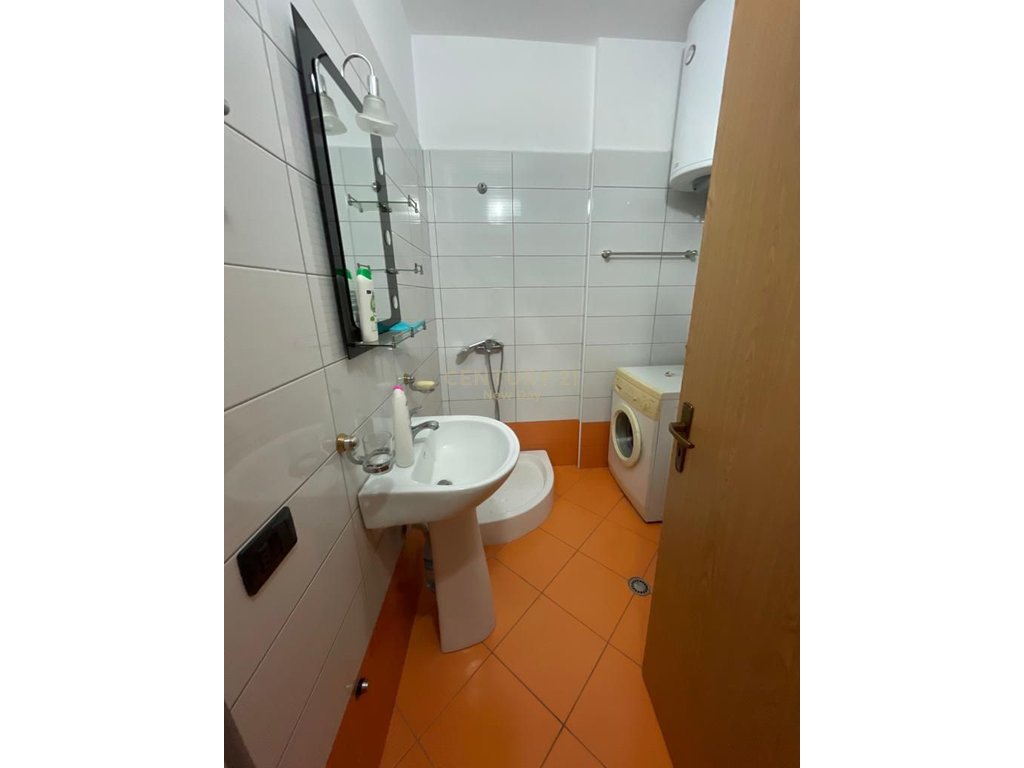 Apartamento en venta 1+1 en shkembi i kavajes!
