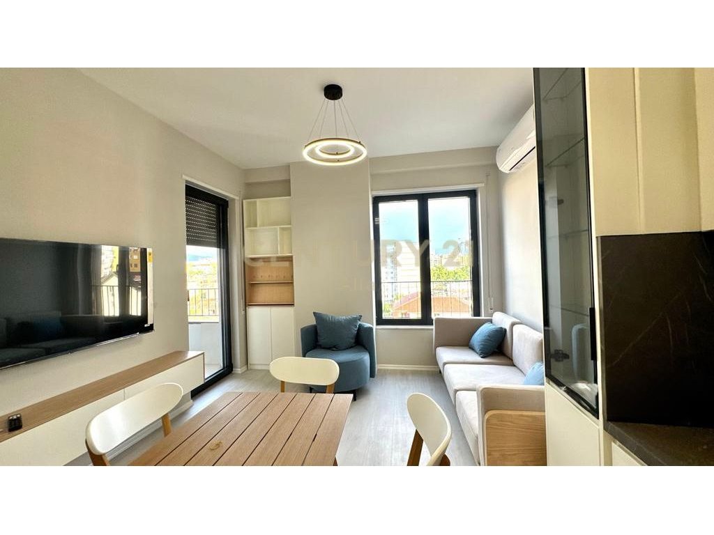 Apartment 2+1+2 +veranda for rent near bulevard te ri!