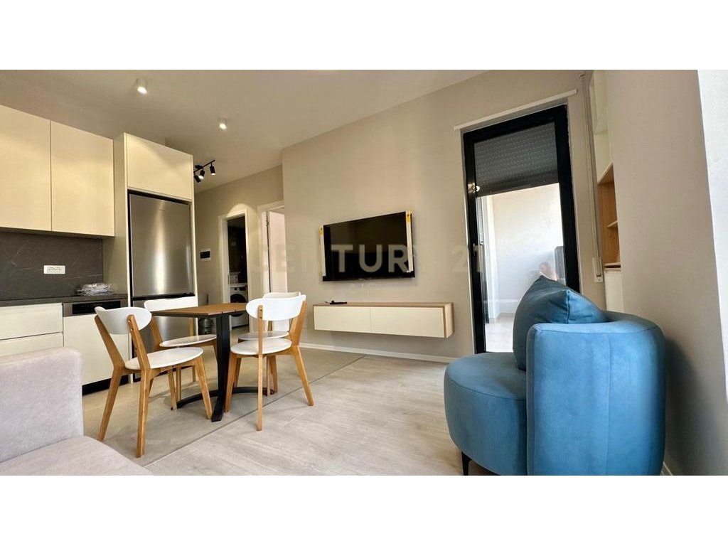 Apartment 2+1+2 +veranda for rent near bulevard te ri!
