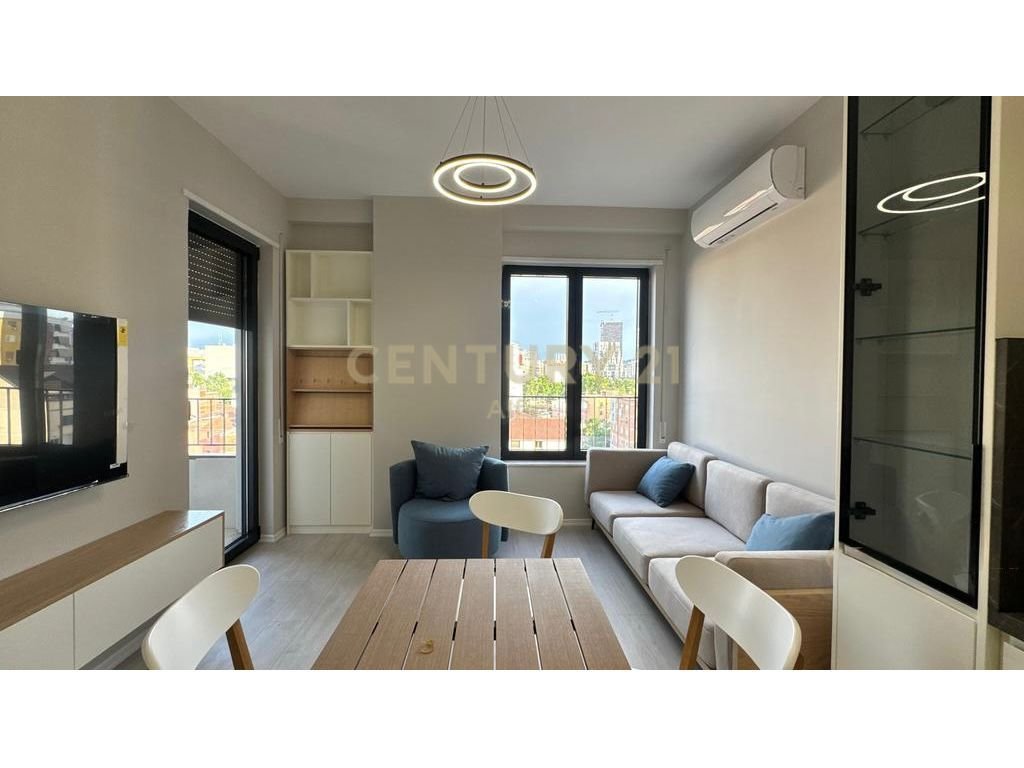 Apartment 2+1+2 +veranda for rent near bulevard te ri!
