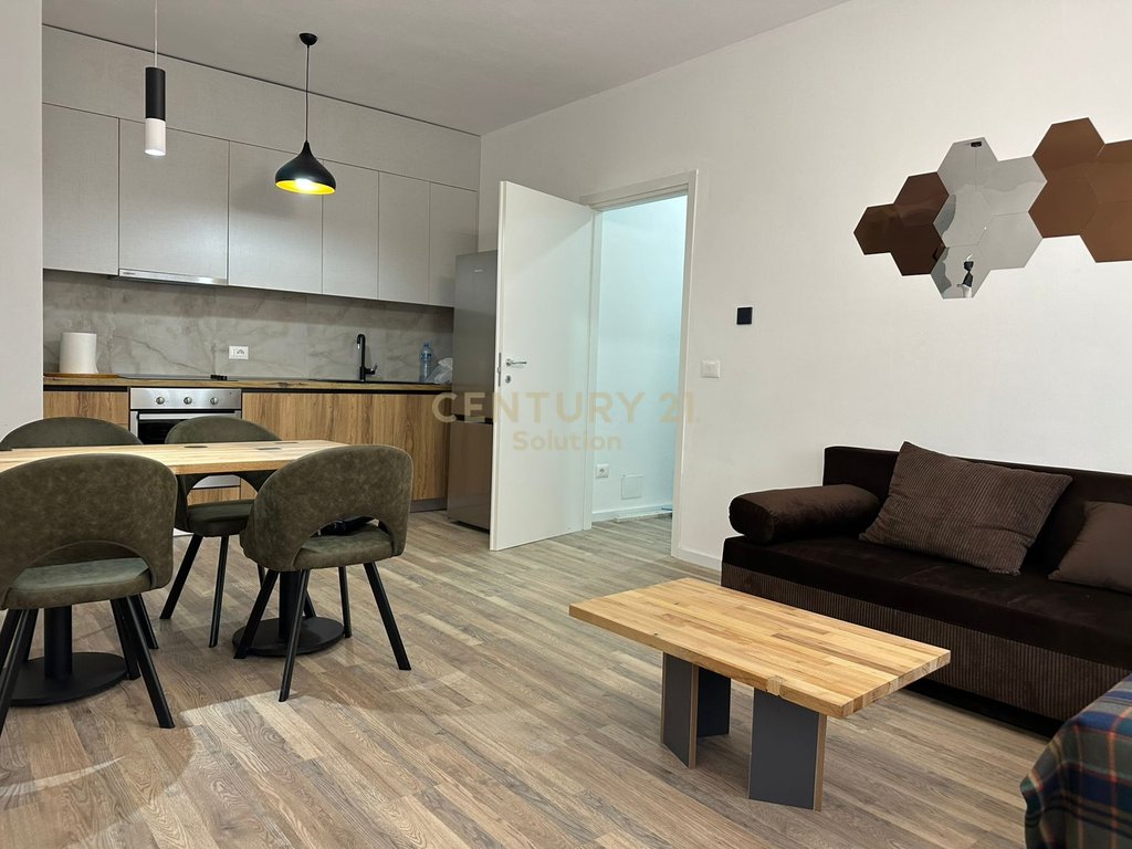 Apartment 2+1+2 +veranda for rent near bulevard te ri!