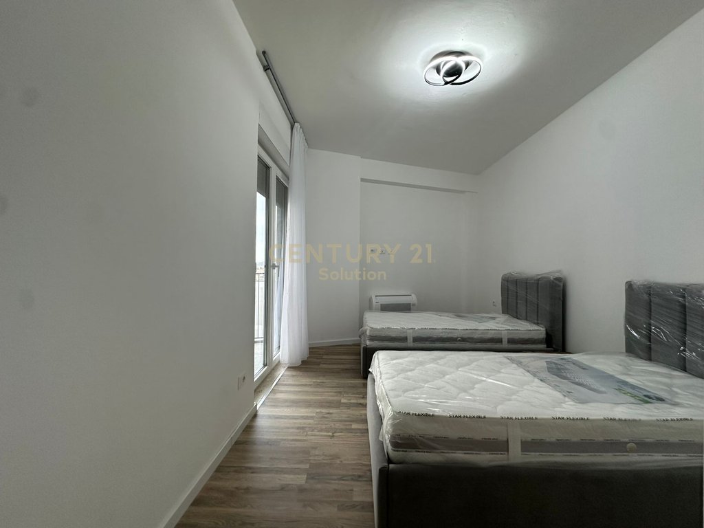 Apartment 2+1+2 +veranda for rent near bulevard te ri!