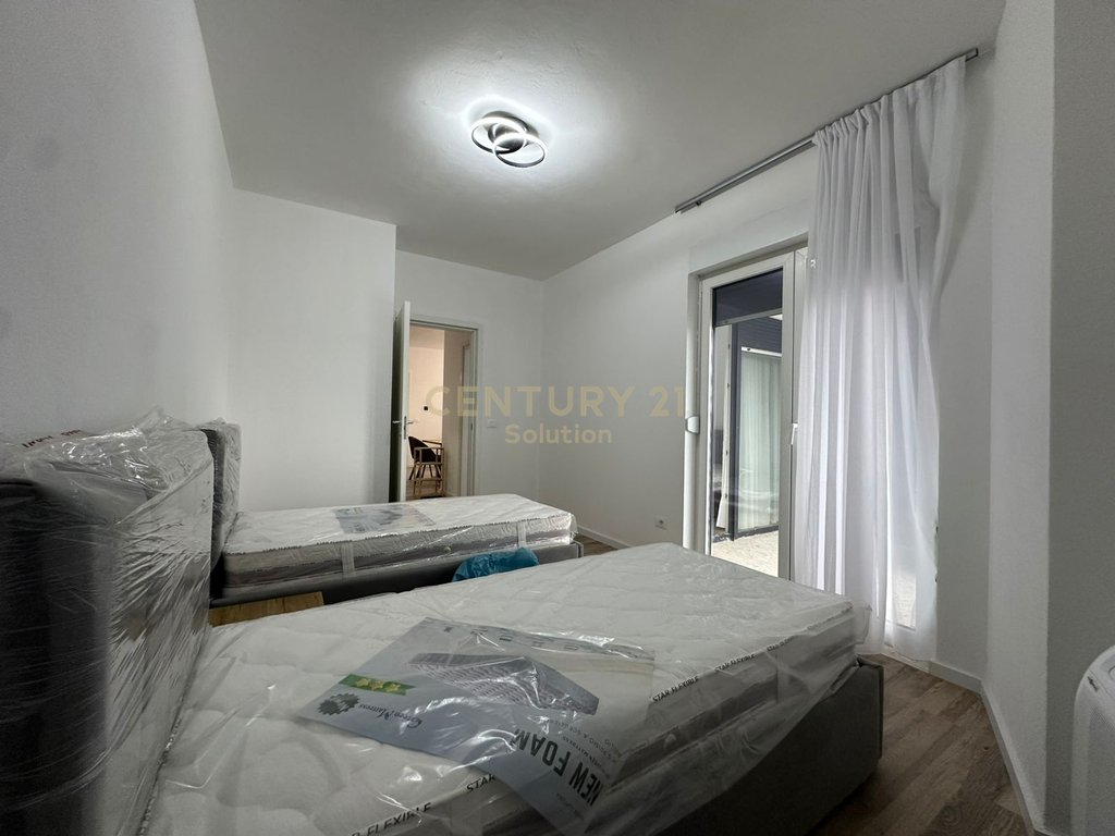 Apartment 2+1+2 +veranda for rent near bulevard te ri!