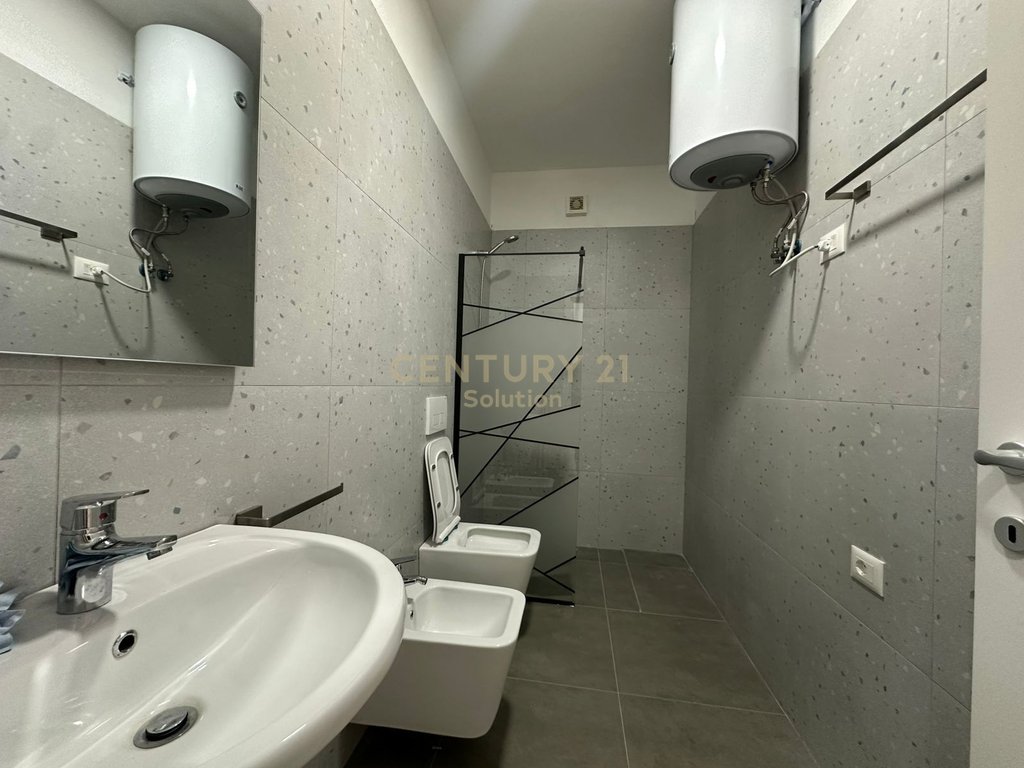 Apartment 2+1+2 +veranda for rent near bulevard te ri!