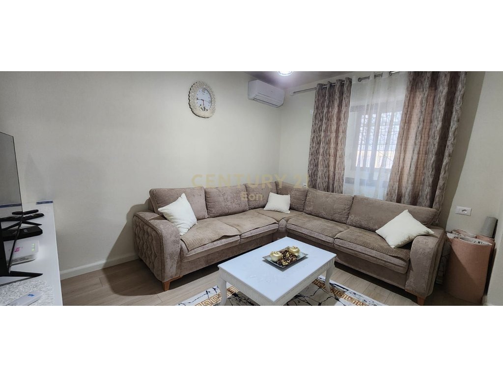 Apartamento 2+1+2 para alugar em durres!!