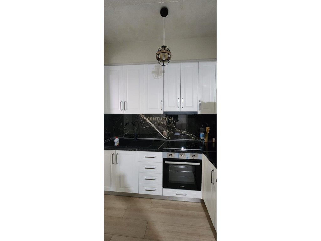 Apartamento 2+1+2 para alugar em durres!!