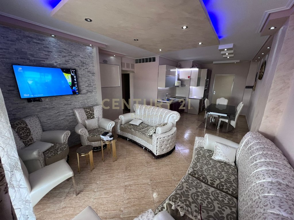 Apartamento 2+1+2 para alugar em durres!!