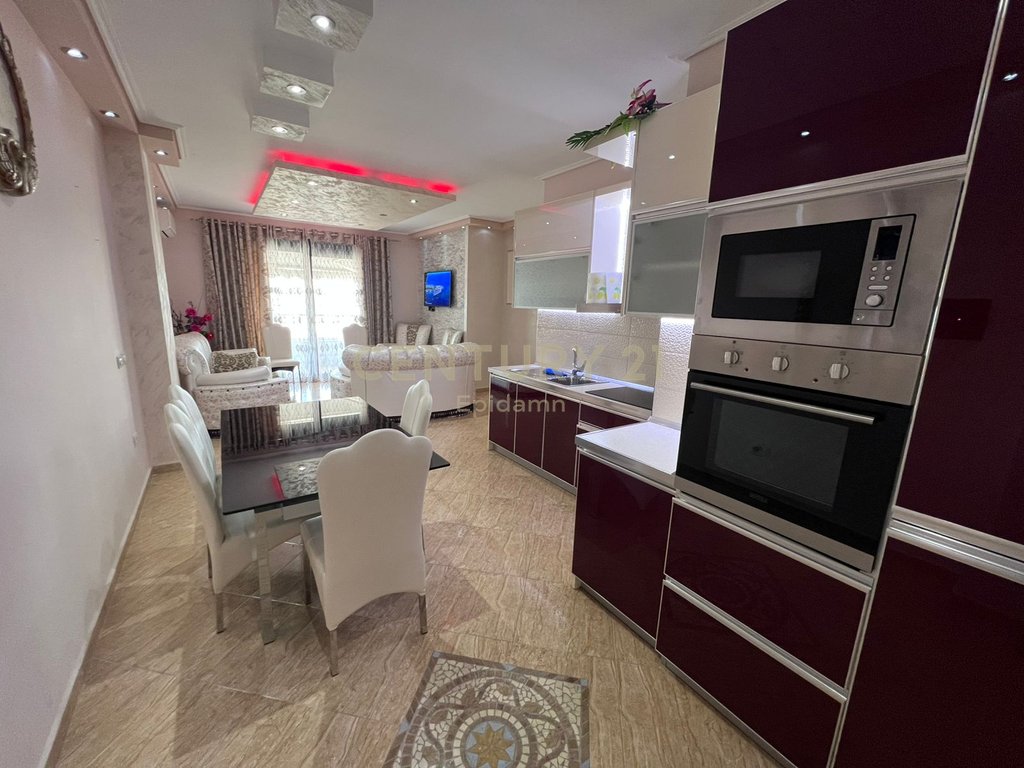 Apartamento 2+1+2 para alugar em durres!!