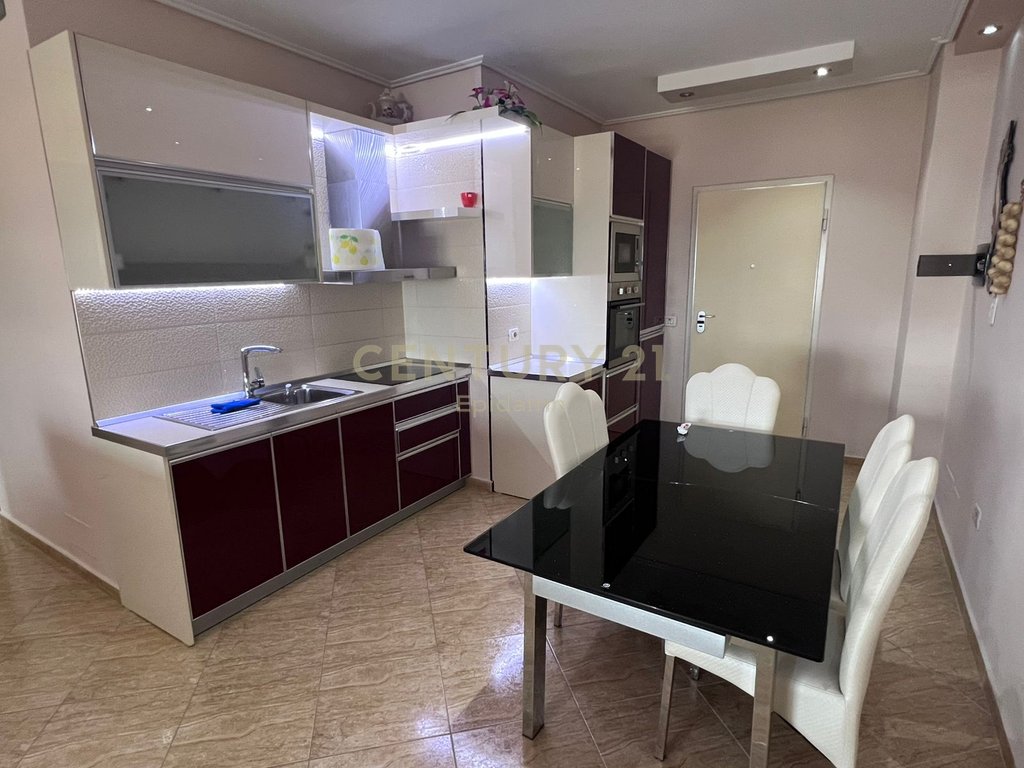 Apartamento 2+1+2 para alugar em durres!!