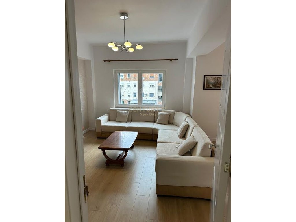 Shitet apartament 3+1+2t+3 ballkone prane markates durres!