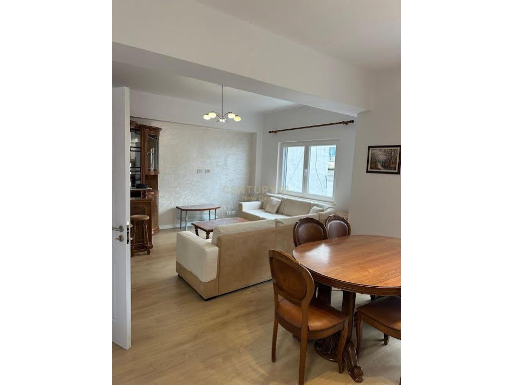 Shitet apartament 3+1+2t+3 ballkone prane markates durres!