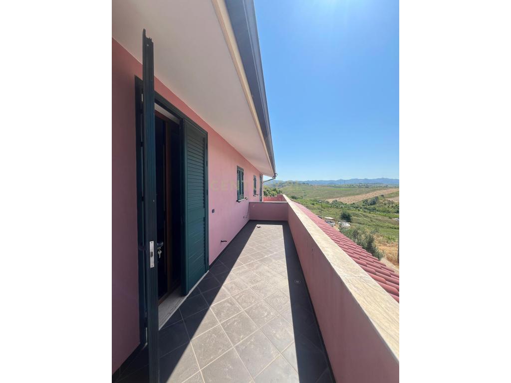 Villa à vendre à shijak !!