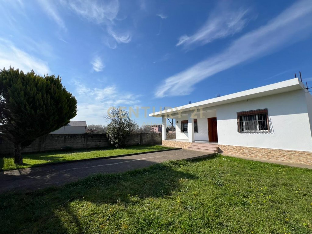 Villa à vendre à shijak !!