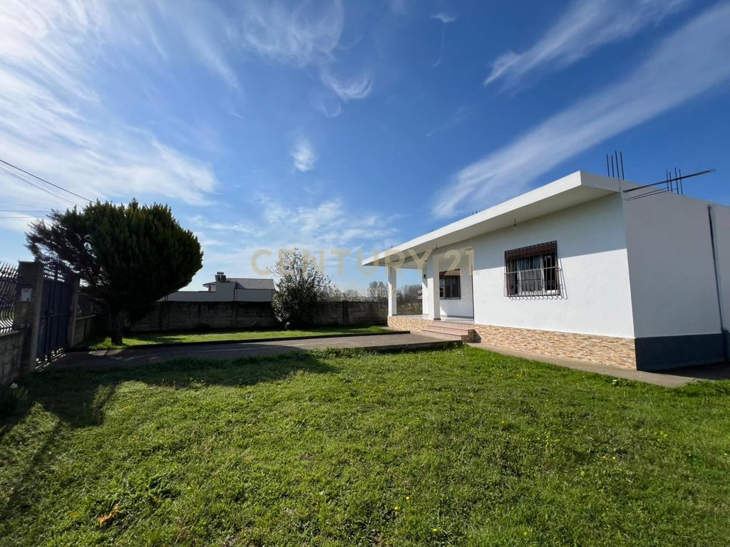 Villa à vendre à shijak !!