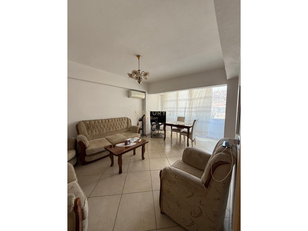 Apartamento en venta en la calle del puerto!