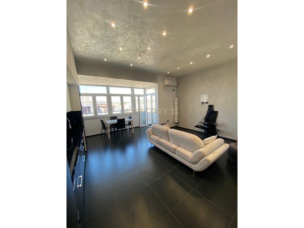 Apartamento en venta en la calle del puerto!