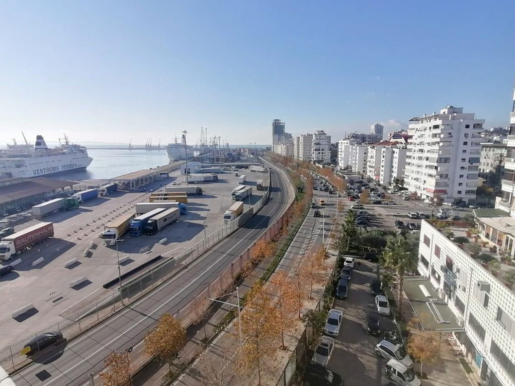 Apartamento en venta en la calle del puerto!