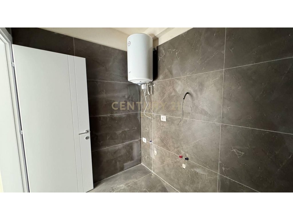 Apartment for sale in a new building near the sea in golem!