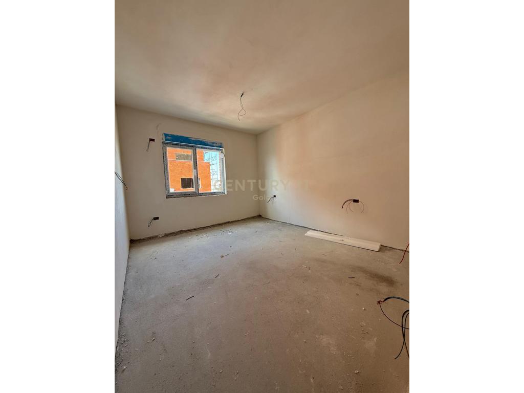 Shesim apartament 3+1 me verande përballë universitetit bujqësor,arborea residence !