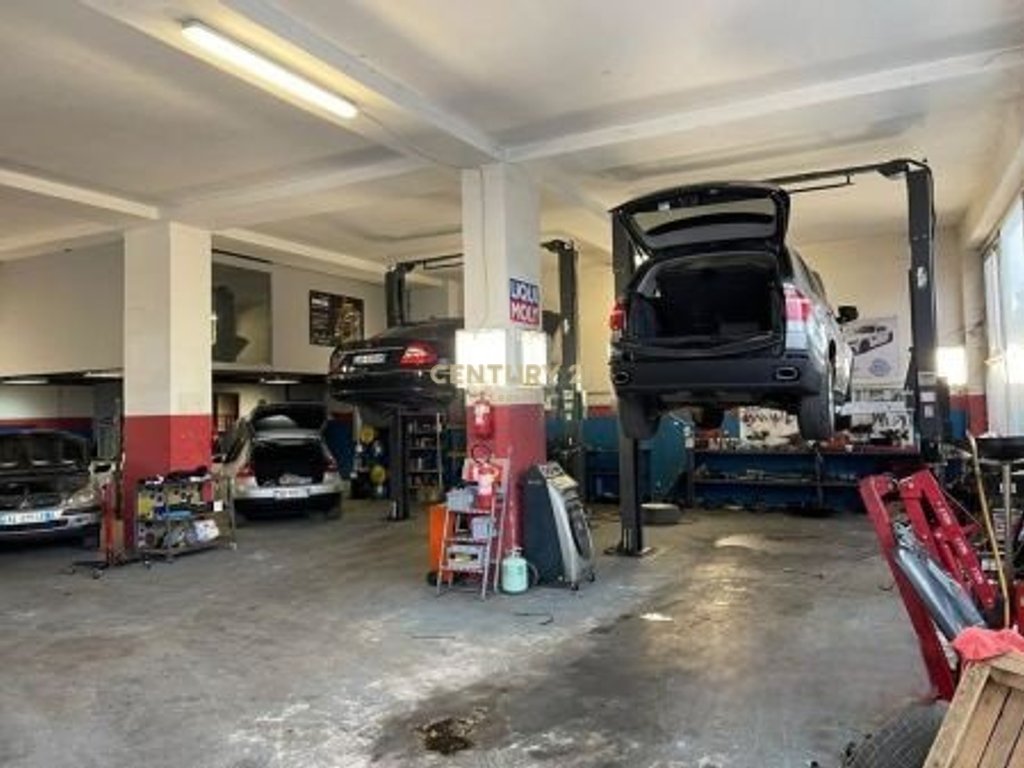 Magasin à vendre à selite!