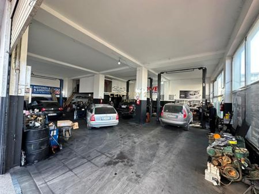 Magasin à vendre à selite!