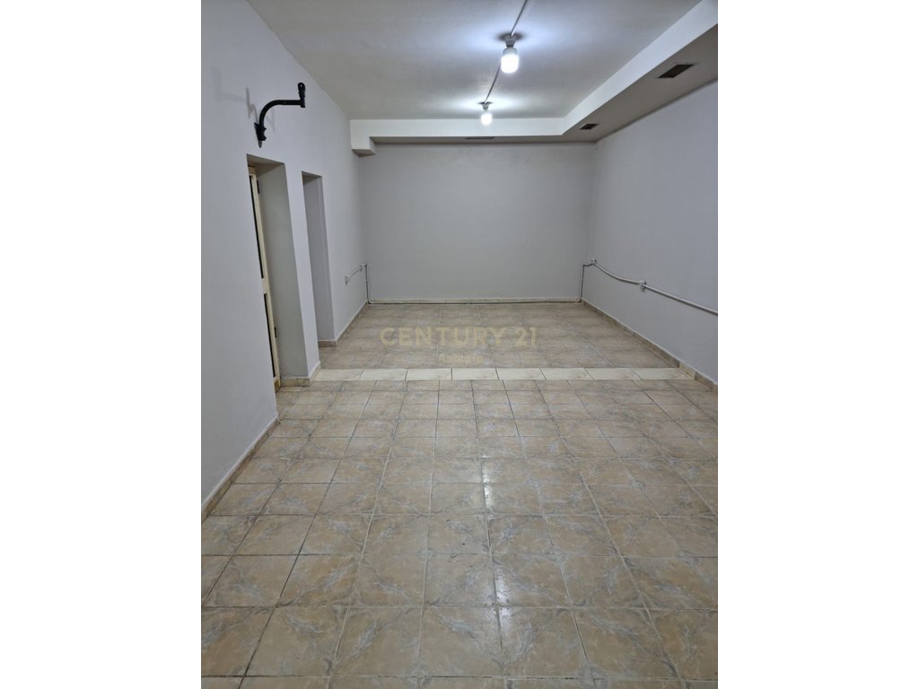 Magasin à vendre à selite!