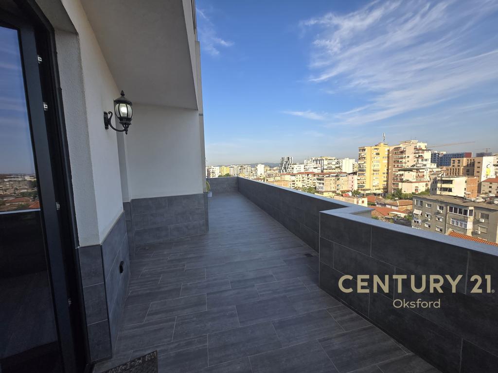 Apartamento 1+1+varanda à venda na rua dibra!