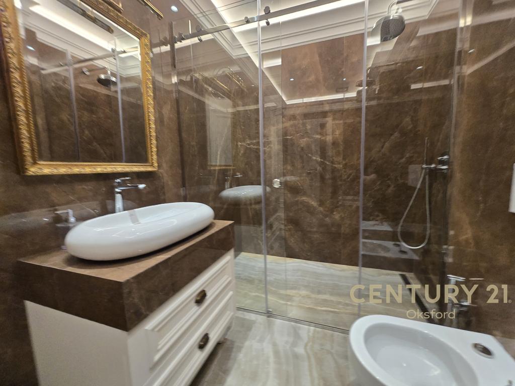 Apartamento 1+1+varanda à venda na rua dibra! (7)