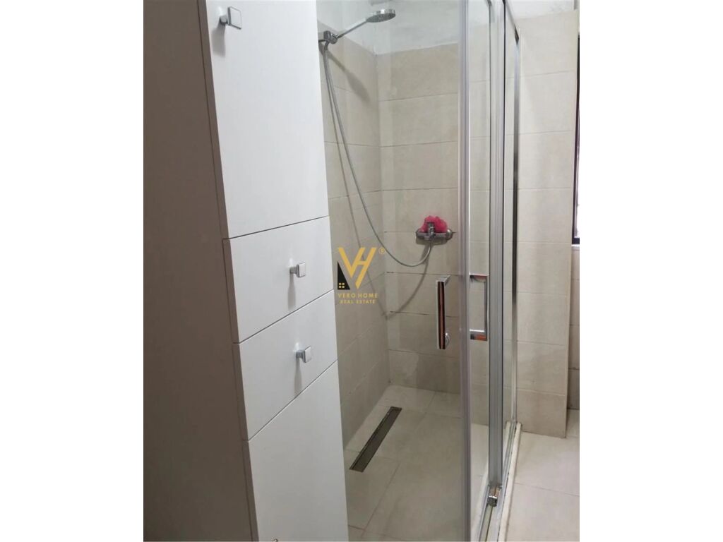 Apartamento en venta 2+1+2+balcón en ish Blloku 112 metros cuadrados