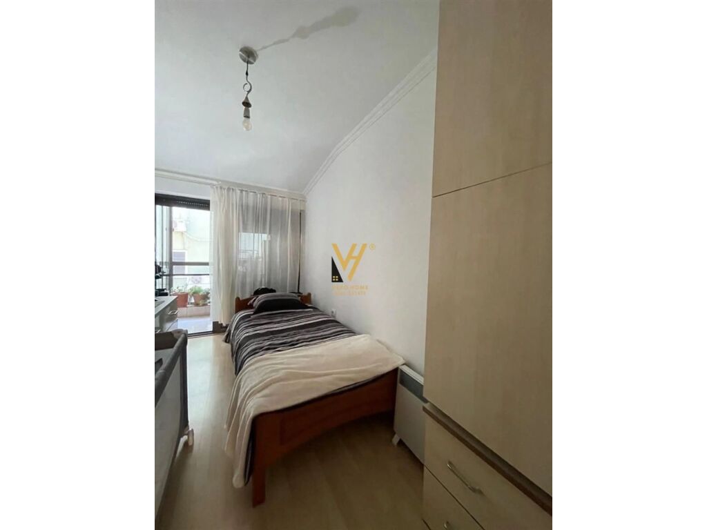 Apartamento en venta 2+1+2+balcón en ish Blloku 112 metros cuadrados
