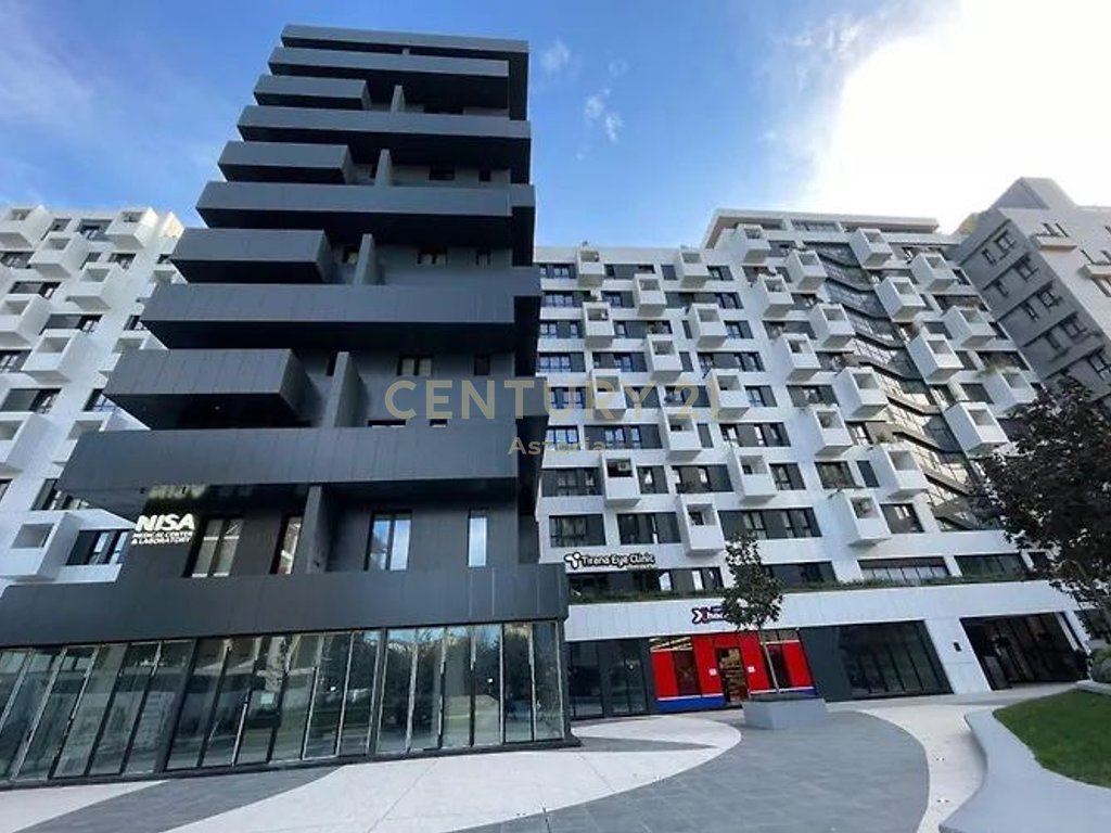 Espace lumineux à vendre/louer à square 21!