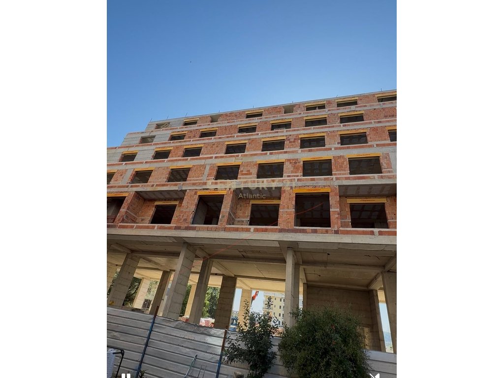 Apartament 1+1 për shitje në golem, ndertim i ri !