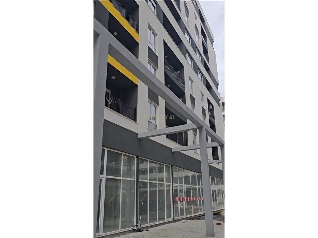 Espacio comercial en venta en univers city, Tirana!