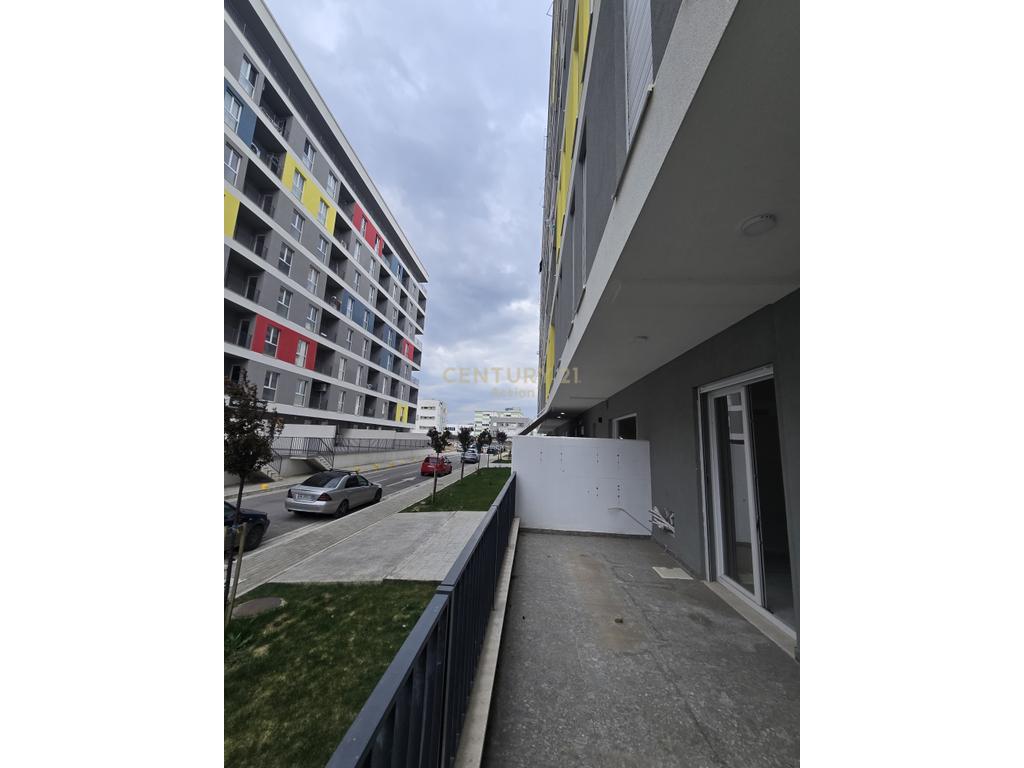 Espacio comercial en venta en univers city, Tirana!