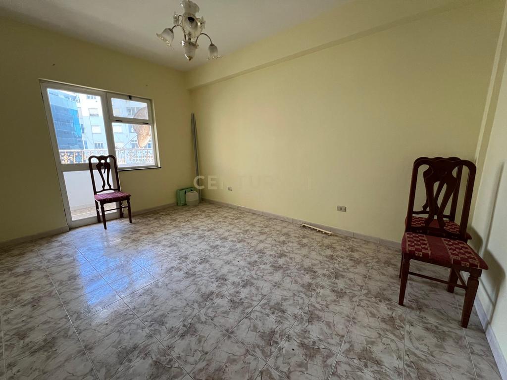 Apartamento 2+1 en alquiler en Durrës, cerca de la nueva calle del puerto! (6)