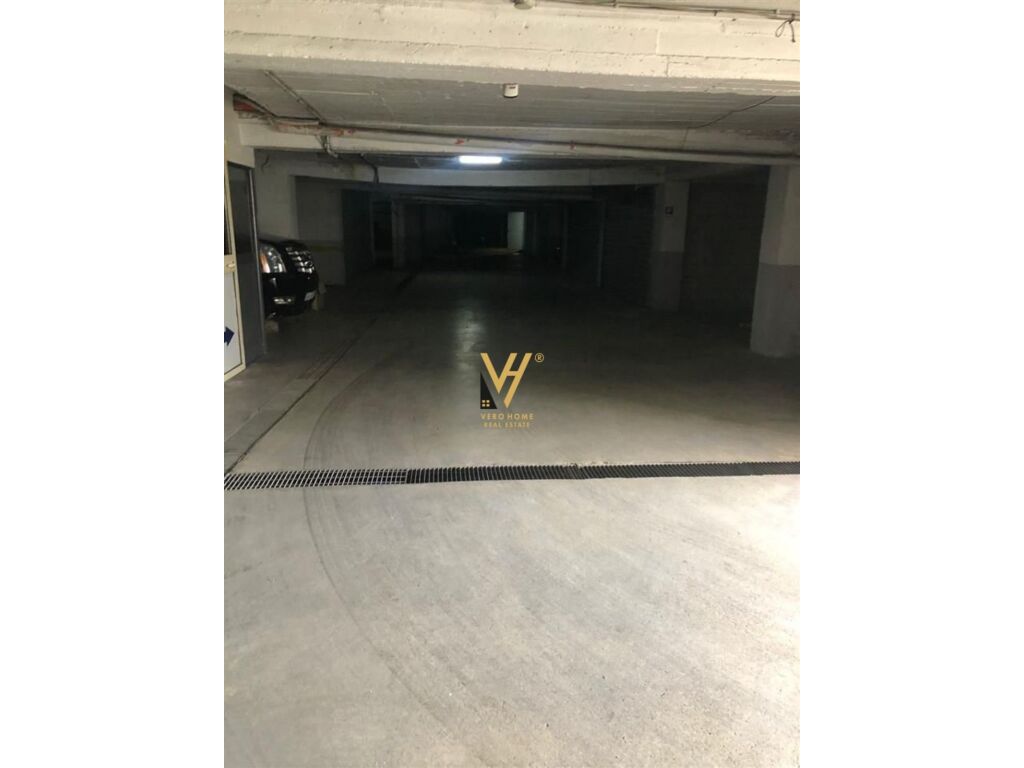Garagem à venda na rruga e kavajës, 40 metros quadrados