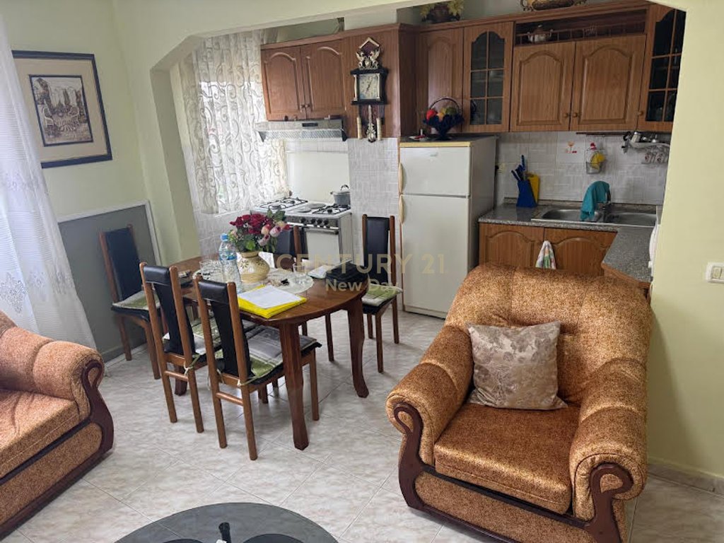Appartement 2+1 à vendre à durres