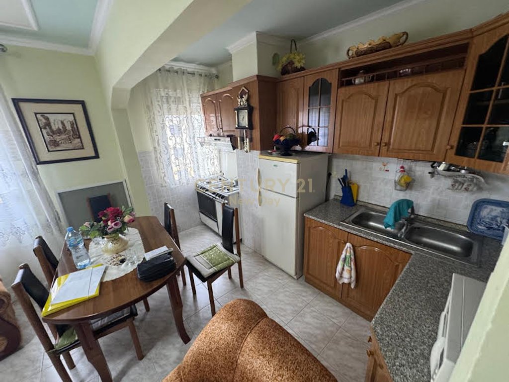 Appartement 2+1 à vendre à durres