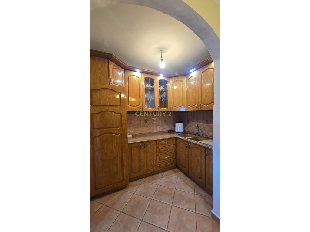 Appartement 2+1 à vendre à durres