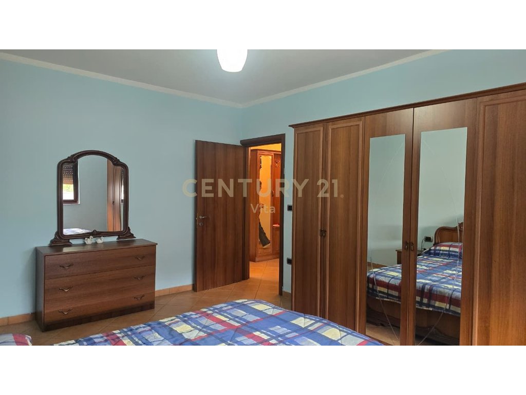 Appartement 2+1 à vendre à durres