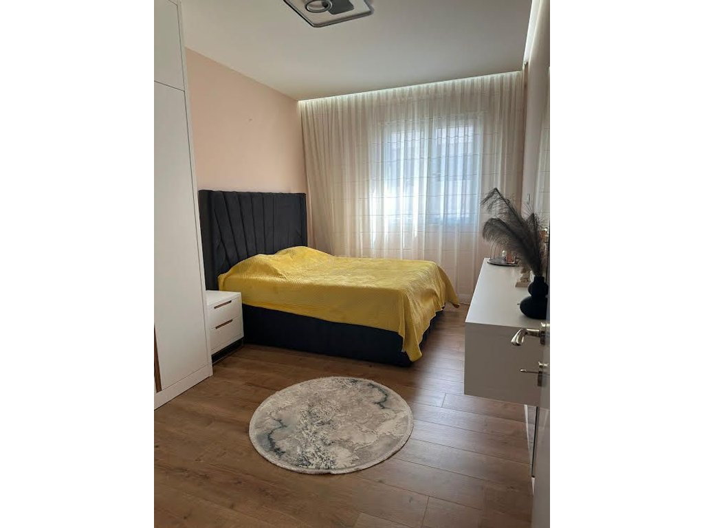 Appartement 2+1 à vendre à durres