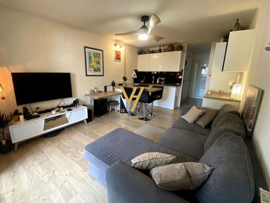 Shitet apartament 2+1+ballkon te inxhinieria e ndertimit 77 metra katror