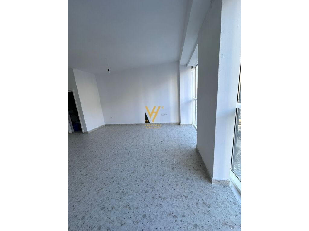 Ufficio in affitto fronte strada dibres, 60 m²