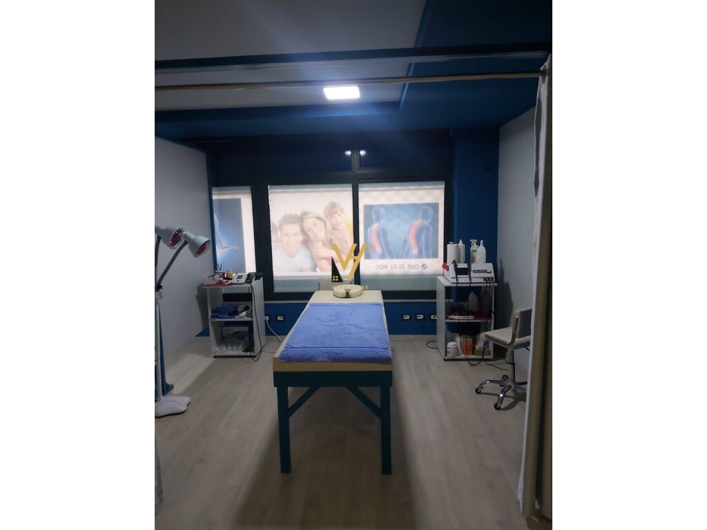 À vendre espace commercial sur rruga e durresit 115 m²