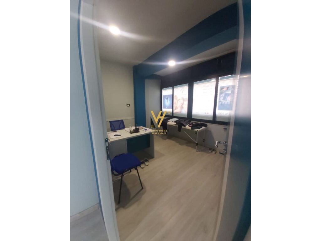 À vendre espace commercial sur rruga e durresit 115 m²