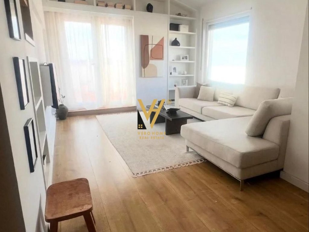 Apartment zu verkaufen 2+1+2 in sarande 106 quadratmeter