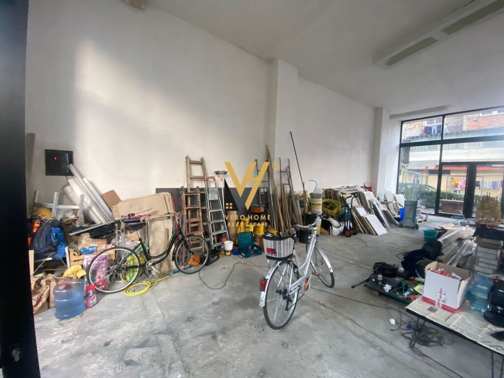 Vendita di negozio in via bogdaneve 140 metri quadrati