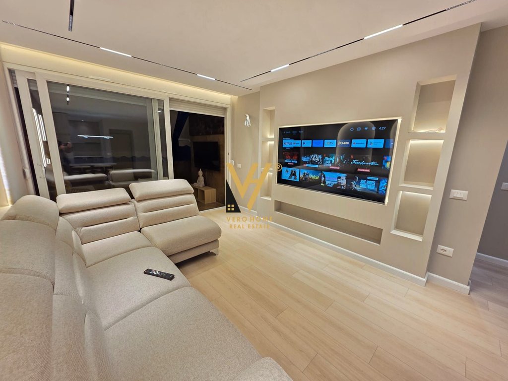 Apartamento en venta 3+1+2 en la antigua exposición, 212 metros cuadrados