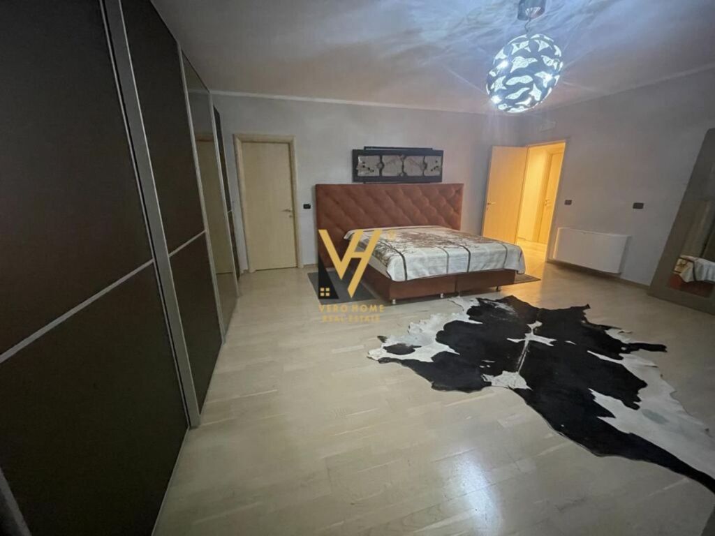 Apartamento en venta 3+1+2 en la antigua exposición, 212 metros cuadrados